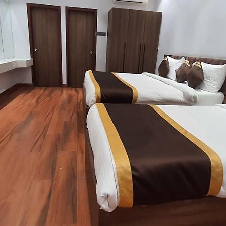 Hotel Citrus Lakhnaú Exteriér fotografie